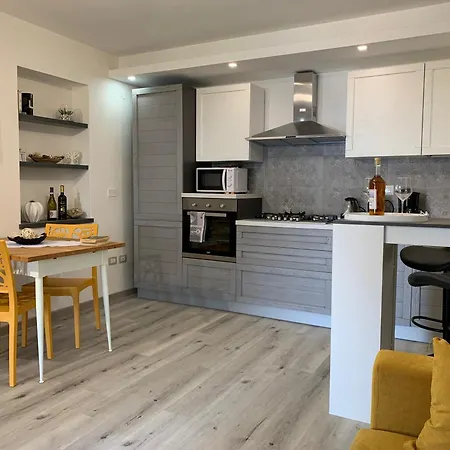 Casa Oleandri Apartment *